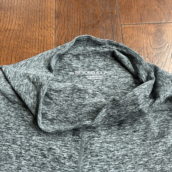 Beyond Yoga. Black & white leggings. EUC. - Picture 2 of 3